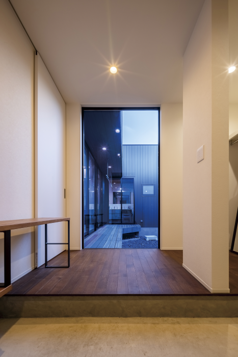 up to door5.png