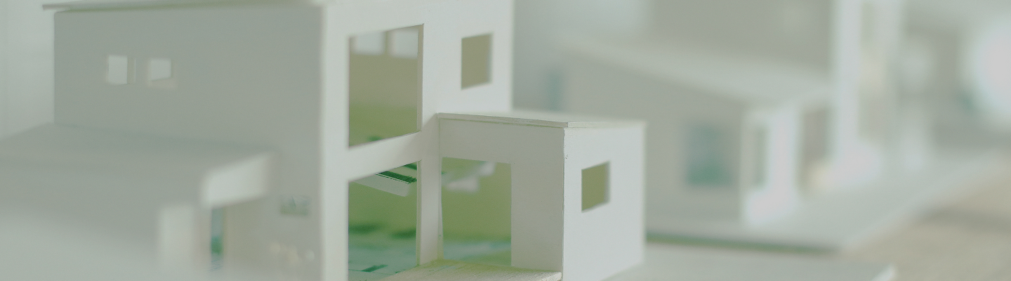 家づくりの相談をする夫婦のイメージ