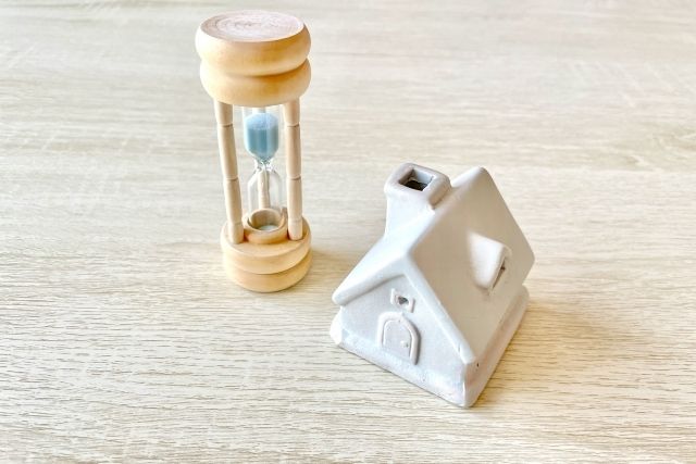 家模型と砂時計 (1).jpg